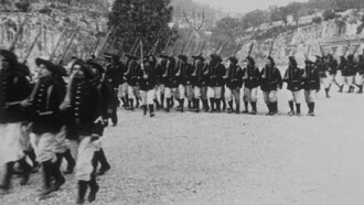 24ème chasseurs alpins : défilé au pas de gymnastique Trailer