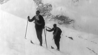 4628 Meter hoch auf Skiern Trailer