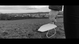 7829 km od Wu-chanu Trailer
