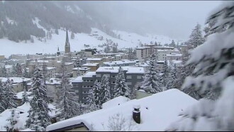 A l'ombre de la montagne Trailer