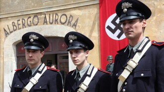 A testa alta: I martiri di Fiesole Trailer
