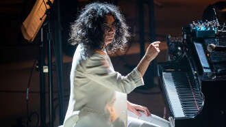 Alexandra Stréliski et l'OSM au Festival international de jazz Trailer