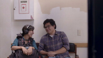 Algo que hacer mientras decidíamos que hacer Trailer