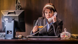 Amalia, la secretaria Trailer