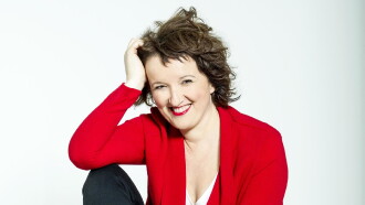 Anne Roumanoff : Aimons-nous les uns les autres, et plus encore… Trailer