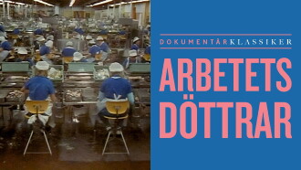 Arbetets döttrar: kvinnor i två fabriker Trailer