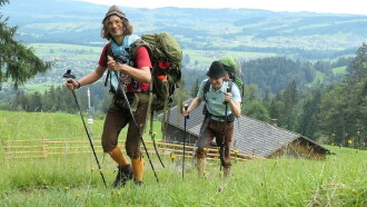 Auf Tour - Z’Fuaß Trailer