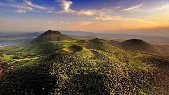 Auvergne, la France volcanique Trailer
