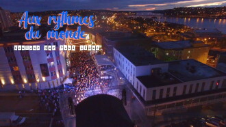 Aux rythmes du monde : couleur sur fond blanc Trailer