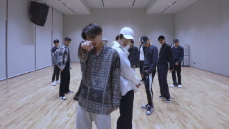 BACKSTAGE: TXT x EN- Trailer