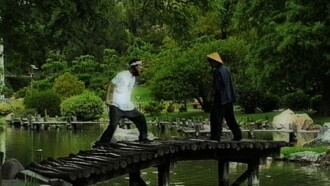 Bailando con el peligro Trailer
