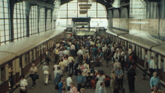 Berlin, Bahnhof Friedrichstraße, 1990 Trailer