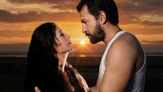 Bir Sevgi İstiyorum Trailer