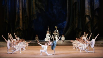 Bolshoi Ballet: Raymonda Trailer