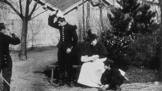 Bonne d’enfants et cuirassier Trailer