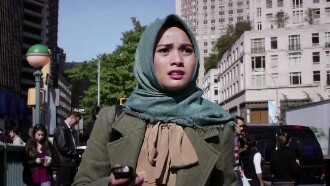 Bulan Terbelah di Langit Amerika Trailer