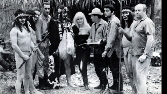 Cautiva en la selva Trailer