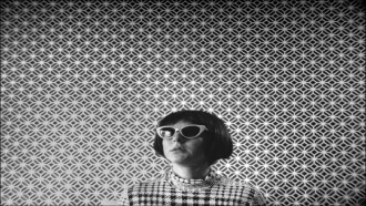 Cecile Szalinsky y su odisea mental en seis capítulos Trailer