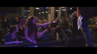 Chicken Strips: The Trials and Tribulations of Becoming a Garage Band Trailer