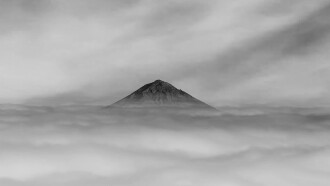 Clouds Under the Mountain Trailer