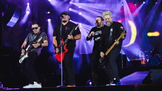 CPM 22 & Raimundos Rock in Rio Trailer