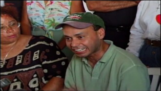 Cuando lo pequeño se hace grande Trailer