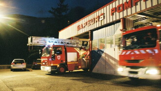 Dans un camion rouge Trailer