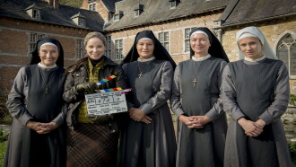 Das Kloster bleibt im Dorf Trailer