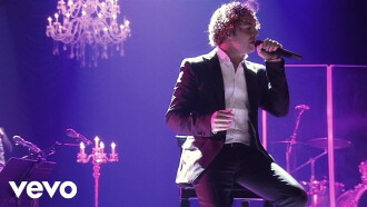 David Bisbal - Una noche en el teatro real Trailer