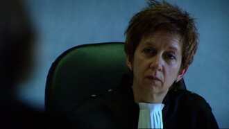 De Vreemdelingenrechter Trailer
