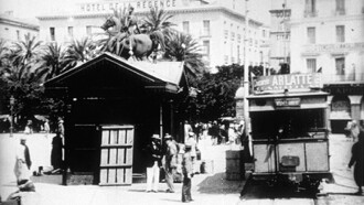 Départ de la place du Gouvernement à Alger Trailer
