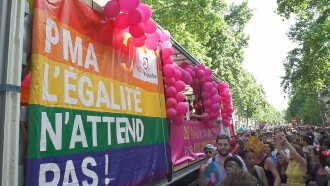 Du PACS à la PMA, trente ans de combats pour l’égalité des droits Trailer