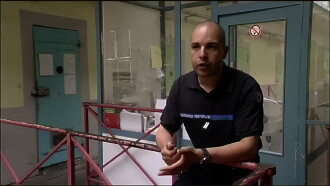 D'une prison, l'autre Trailer