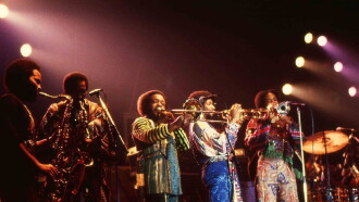 Earth, wind & fire: le groupe funk, jazz et disco Trailer