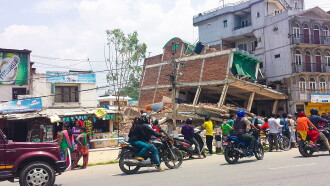 Earthquake On Everest Trailer