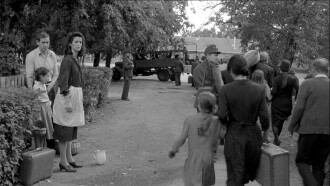 Ebéd előtt Trailer
