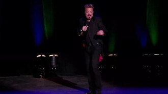 Eddie Izzard - Stripped : Tout en français Trailer