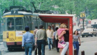 Een fotograaf filmt Amsterdam Trailer