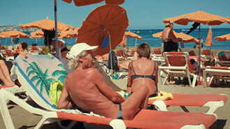 En plads i solen Trailer