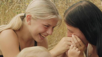 Entre deux âges, portraits d'une jeunesse Trailer