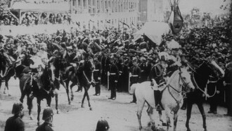 Fête du jubilé de la reine d'Angleterre : le cortège, les ambassadeurs Trailer