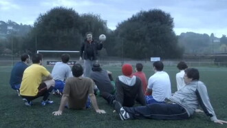 Fútbol de alterne Trailer