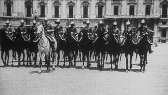 Garde descendante du palais royal Trailer