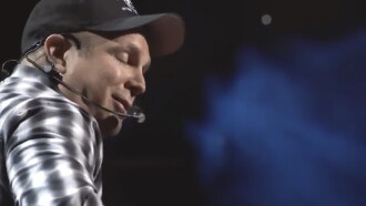 Garth Brooks: Blame It All On My Roots: Live At The Wynn Trailer