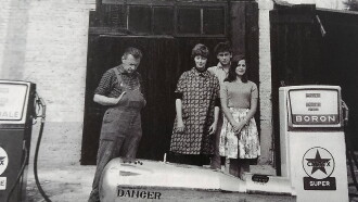 Gejaagd door de winst (of het A.B.C. van de moderne samenleving) Trailer