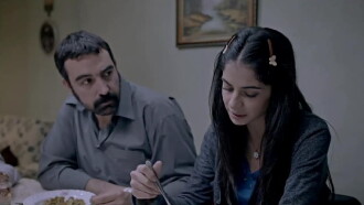 Gelmeyen Bahar Trailer