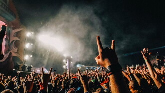 Hellfest - Le Metal Expliqué A Ma Mère Trailer