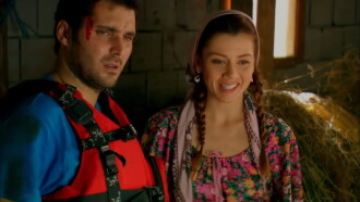 Hırçın Kız Kadife Trailer