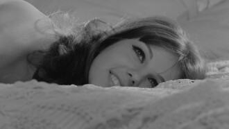 I Knew Her Well Trailer