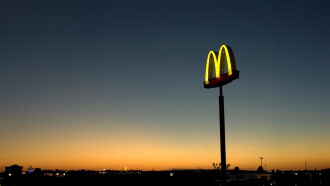 Inside McDo - un an dans le restaurant n°1 en France Trailer